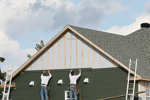 Professional Wood Siding technician working in Rushville, IL